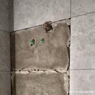 浴室墙砖鼓起来要掉怎么办呢(浴室墙砖鼓起来要掉怎么办呢图片)