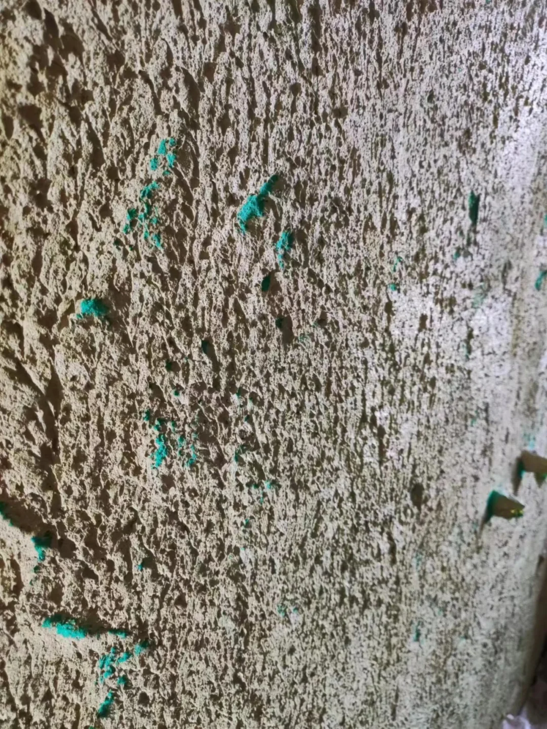 墙砖掉了几块怎么补救呢(墙砖掉了几块怎么补救呢图片)