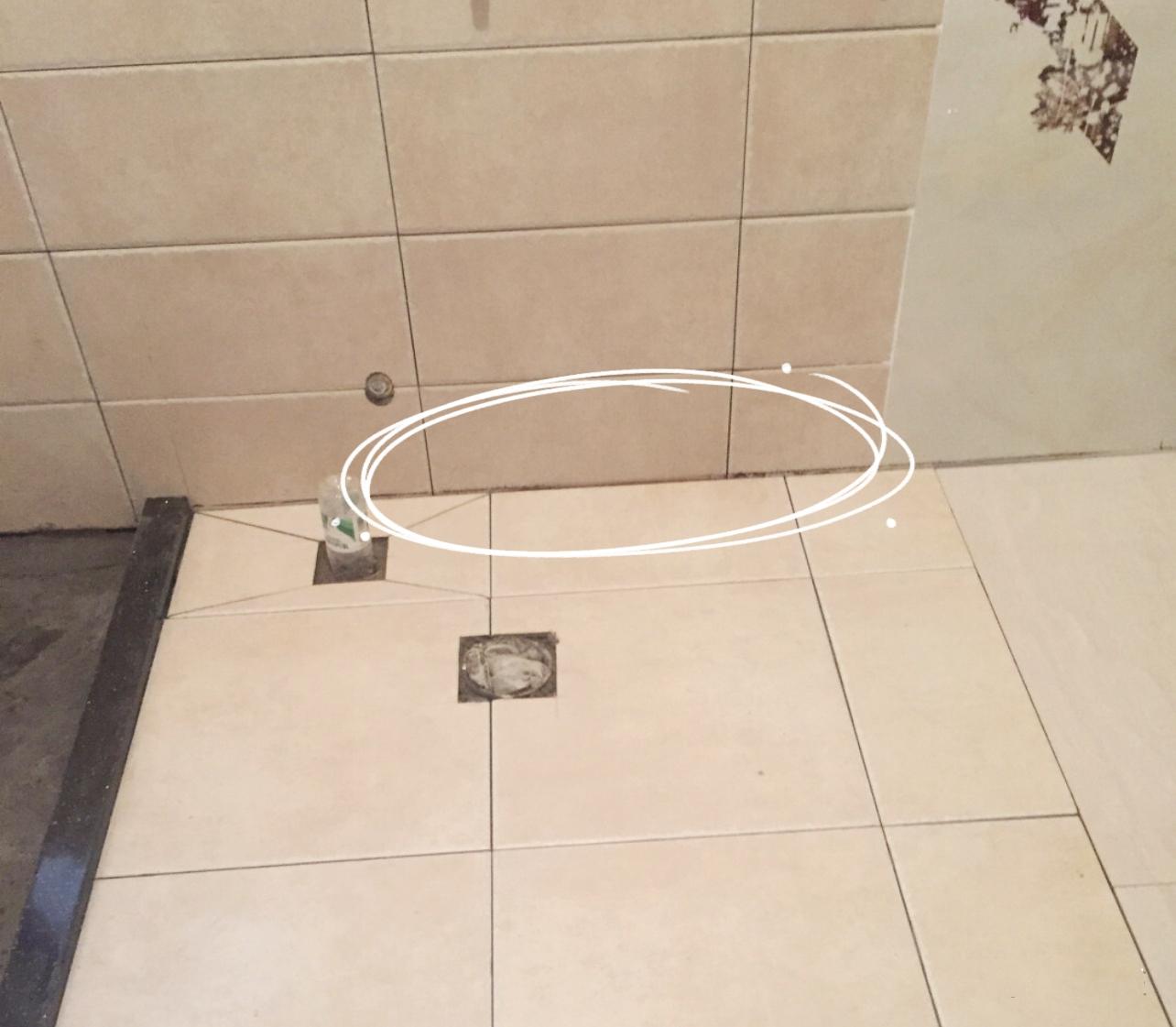 浴室墙面砖翘起来(浴室墙面瓷砖空鼓了怎么办) 浴室墙面砖翘起来(浴室墙面瓷砖空鼓了怎么办)