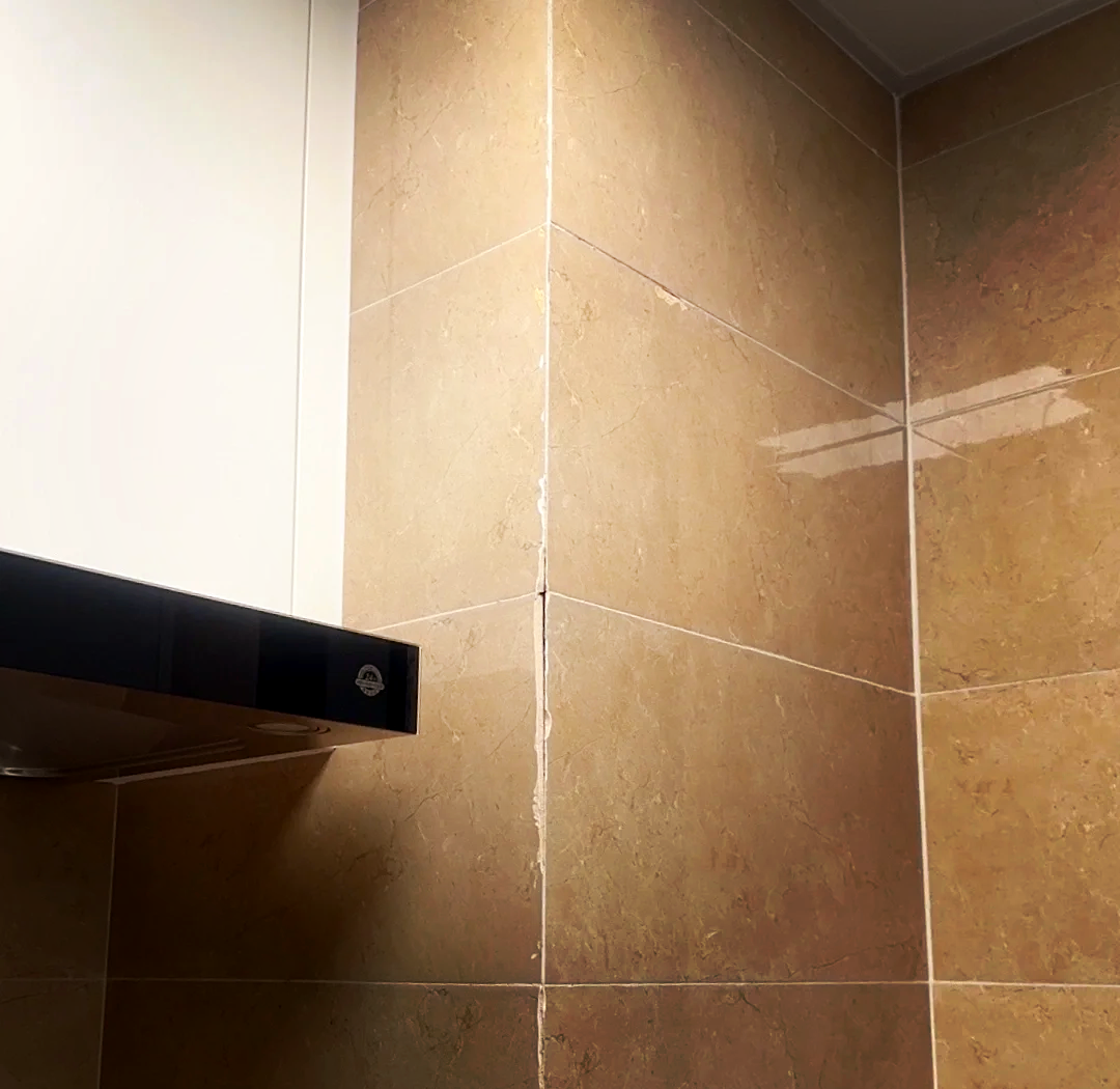 墙砖脱落最简单的修补方法视频大全教程(墙砖脱落最简单的修补方法视频大全教程图片)