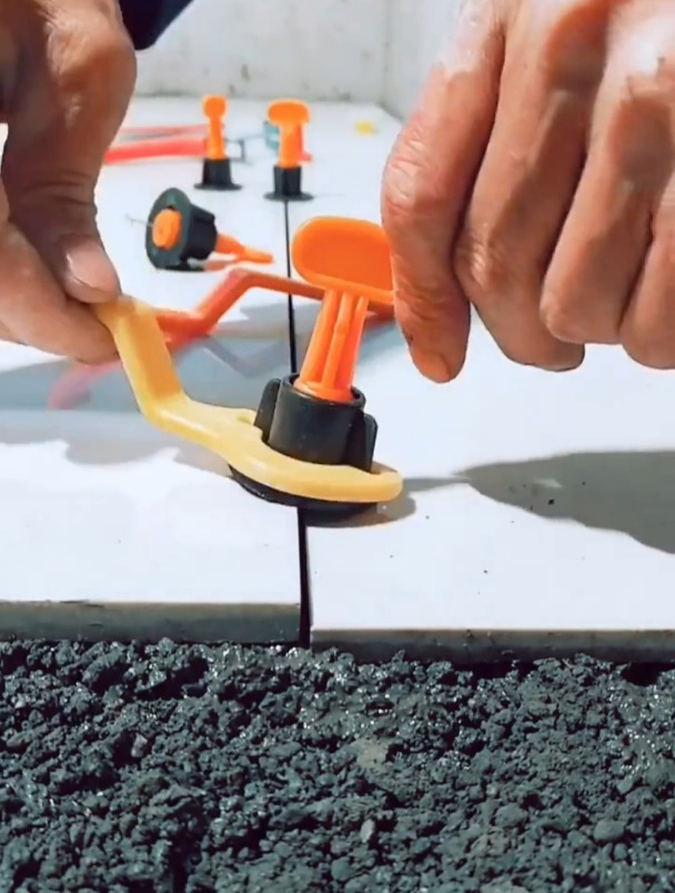 贴砖找平器怎么取下来视频(贴砖找平器怎么取下来视频教程) 贴砖找平器怎么取下来视频(贴砖找平器怎么取下来视频教程)